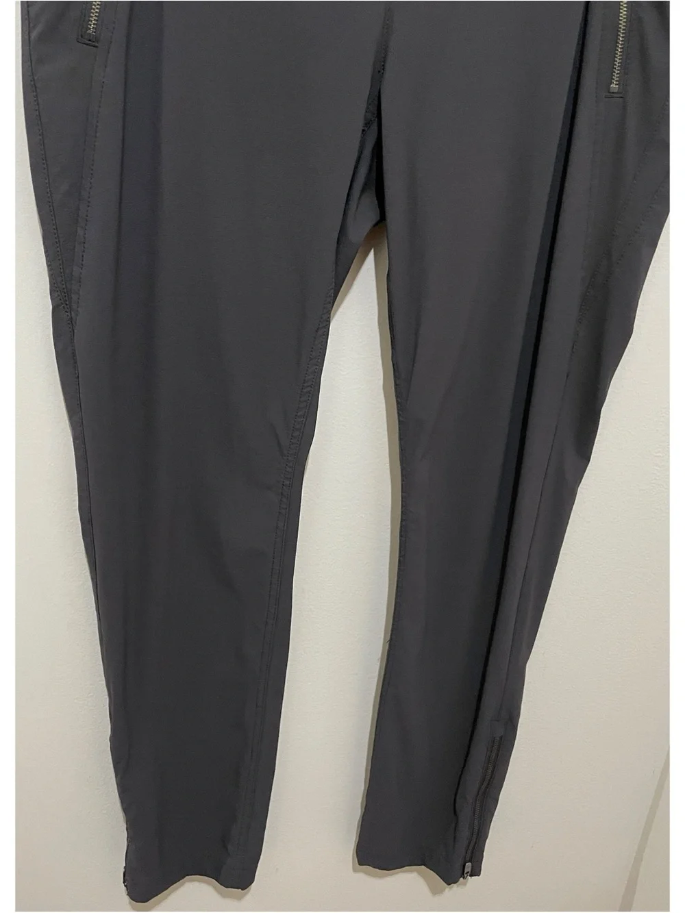 Akira Sleek Charcoal Zip Pocket Active Pants, Size 14 - Picture 3 of 12